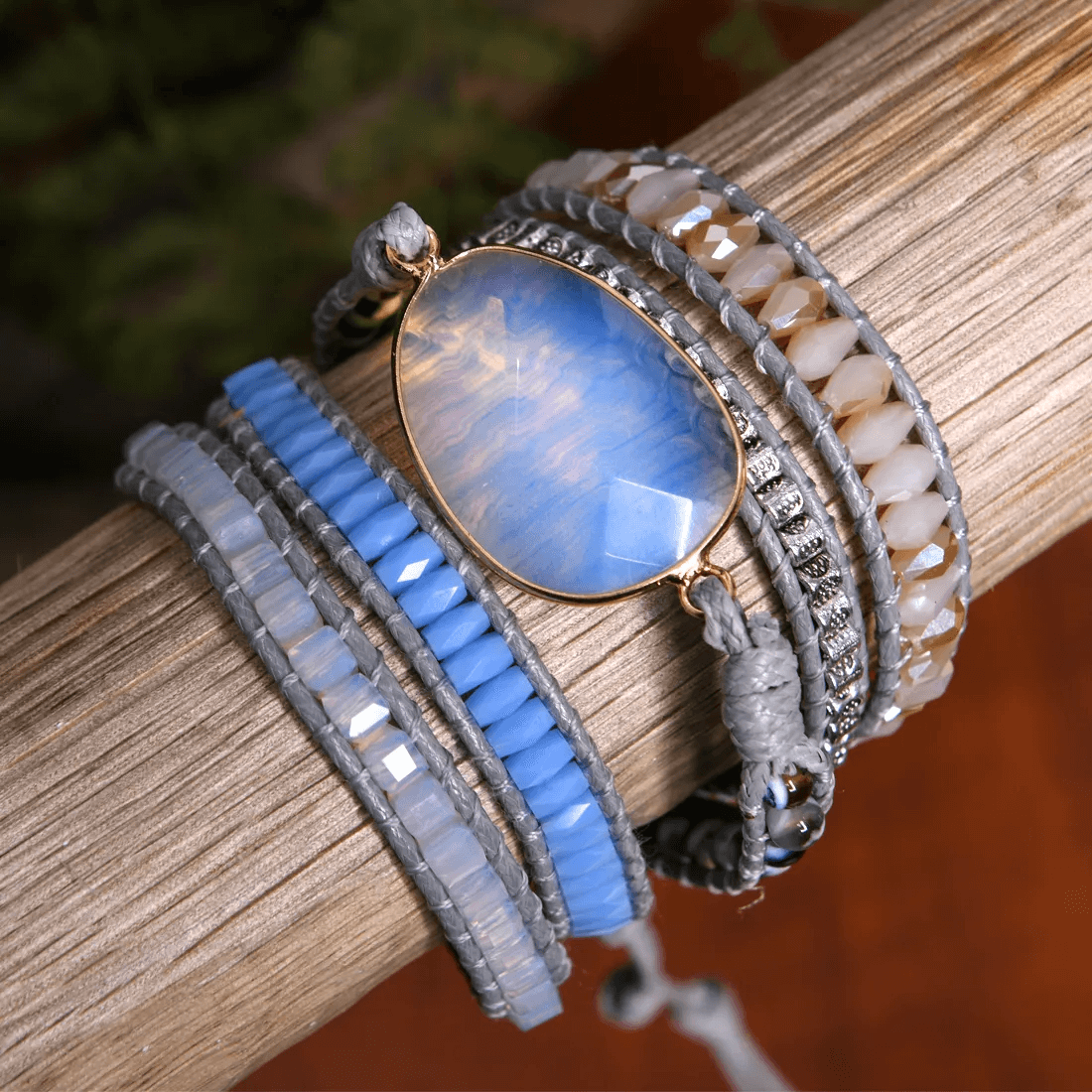 Pulseira Opala Sublime, Jóia Espiritual, Atrai Amor, Paz Profunda, Significado da Opala, Pedra Única, Feita à Mão, Gema de Alta Qualidade, Serenidade Interior, Intuição Desperta, Equilíbrio Energético, Pulseira Exclusiva, Amor e Paz, Opala e Couro, Estilo Artesanal, Personalizada ao Pulso, Energia Calmante, Jóia Única, Pulseira Opala 85cm, Elegância Espiritual.