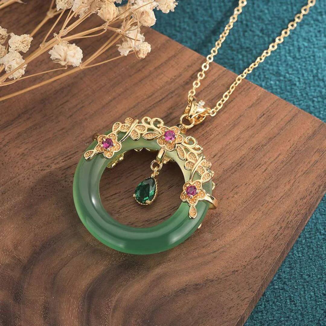 Colar Feminino Amuleto de Jade