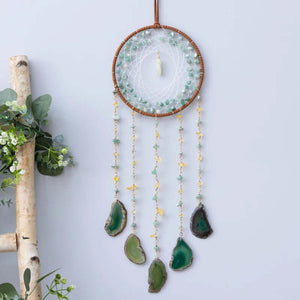 Filtro dos Sonhos, Pedra Aventurina, Ambiente Calmo, Tranquilidade em Casa, Energia Positiva, Artesanato Feito à Mão, Decoração Espiritual, Aventurina Verde, Equilíbrio Vital, Cura Física, Proteção do Coração, Harmonia nos Relacionamentos, Estresse, Insônia, Meditação, Presente Significativo, Joia Artesanal, Energia Curativa, Decoração Interativa, Serenidade em Casa.