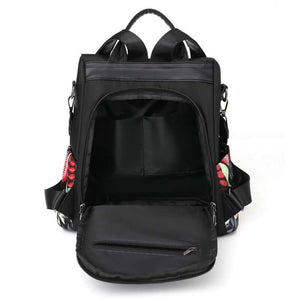 Mochila Floral Urbana, Estilo Urbano Feminino, Mochila com Estampa Floral, Design Contemporâneo, Mochila para Mulher Moderna, Praticidade com Estilo, Mochila Feminina Floral, Acessório Urbano, Moda Contemporânea, Floral na Cidade, Mochila para o Dia a Dia, Estampa Floral Moderna, Acessório Versátil, Beleza Urbana, Mochila para Mulher Ativa, Design Floral Urbano, Mochila para Ambiente Urbano, Praticidade com Elegância, Toque de Natureza na Cidade, Mochila Fashion Floral.