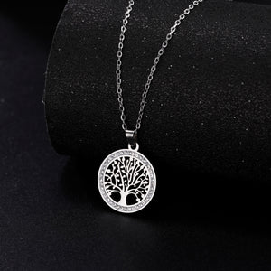 Colar Árvore da Vida, Joia de Aço Inoxidável, Harmonia Natural, Símbolo de Equilíbrio, Acessório Dourado e Prateado, Colar de 50 cm, Conexão com a Vida, Beleza Duradoura, Elegância em Aço, Estilo Árvore da Vida, Joia Significativa, Celebre o Crescimento, Peça Única de Aço, Energia Positiva, Acessório Versátil, Presente com Significado, Design Exclusivo, Brilho Duradouro, Inspiração Natural, Elegância em Cada Detalhe.