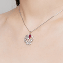 Colar Mãe e Filho, Joia Maternal, Presente para Mãe, Colar com Coração Vermelho, Jóia em Prata Esterlina, Laço Eterno, Colar de Proteção, Amor Incondicional, Acessório de Maternidade, Colar com Zircônia, Design Exclusivo, Jóia em Tom Preteado, Expressão de Carinho, Presente Significativo, Colar Elegante para Mães, Laço Mãe e Filho, Coração Vermelho em Zircônia, Colar Único, Jóia Feita com Amor, Declaração de Afeto.