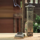 Incensário Vertical Aroma Zen, Queimador de Incenso, Purificação de Ambiente, Boas Energias, Meditação, Yoga, Decoração Sofisticada, Sutra do Coração, Filosofia Zen, Bem-Estar em Casa, Elegância no Ambiente, Práticas Espirituais, Estilo Zen, Design Cuidadoso, Material de Qualidade, Sutileza na Decoração, Relaxamento, Terapia Aromática, Ambiente Harmonizado, Aroma Zen.