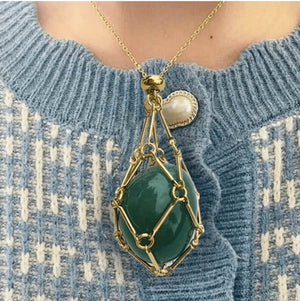 Colar de Pedras Naturais, Personalizável, Troca Mística, Cristais de Cura, Energia Positiva, Jóia Espiritual, Estilo Versátil, Pedras Interchangeáveis, Beleza Natural, Acessório Terapêutico, Bem-Estar Diário, Energização Espiritual, Moda Consciente, Elegância Holística, Toque Pessoal, Design Exclusivo, Presente Inspirador, Amuletismo Moderno, Personalização Energética, Equilíbrio Interior.