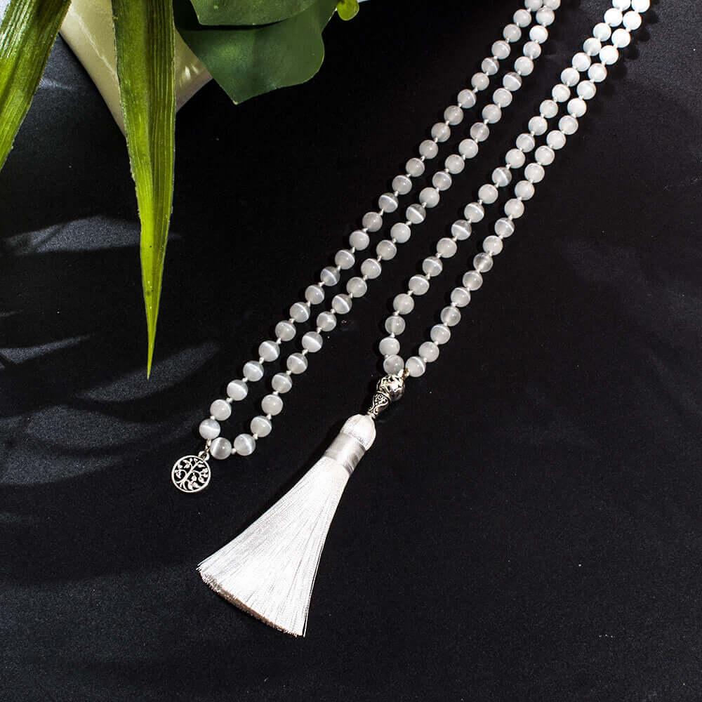 Japamala de Selenita, Pulseira Grátis, Conjunto de Meditação, Pedra Natural Selenita, Japamala de 108 Contas, Energia Espiritual, Purificação Energética, Pulseira de Proteção, Guias Espirituais, Conexão Superior, Elevação Espiritual, Colar de Meditação, Energia Positiva, Proteção Energética, Selenita 100% Natural, Japamala Exclusivo, Meditação Guiada, Presente Espiritual, Energia da Selenita, Japamala e Pulseira Set.