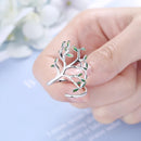  Anel Ajustável Folhas Verdes, Joia em Prata 925, Design Elegante, Anel de Folhas, Acessório Delicado, Beleza Natural, Moda em Prata, Elegância Atemporal, Joia Ajustável, Estilo Versátil, Símbolo da Natureza, Anel Exclusivo, Prata Esterlina de Qualidade, Toque de Frescor, Joia para o Dia a Dia, Presente Encantador, Detalhes em Folhas, Design Único, Anel de Destaque, Estilo Sutil.