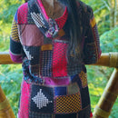 Casaco feminino de inverno boho com capuz, patchwork vintage e forro térmico, ideal para dias frios com estilo