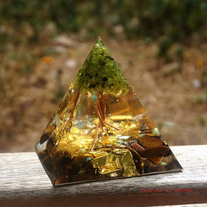 Pirâmide Orgonite, Árvore da Vida, Energia Positiva, Transmutação Energética, Olho de Tigre, Obsidiana Verde, Proteção Energética, Terapia Holística, Equilíbrio Mental e Emocional, Arte Energética, Orgonite Artesanal, Joia Terapêutica, Purificação Ambiental, Cura Natural, Harmonia Espiritual, Presente Holístico, Proteção contra Energia Negativa, Energia da Natureza, Renovação Espiritual, Peça Única e Artesanal