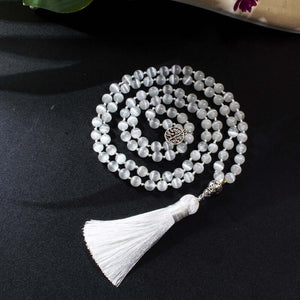 Japamala de Selenita, Pulseira Grátis, Conjunto de Meditação, Pedra Natural Selenita, Japamala de 108 Contas, Energia Espiritual, Purificação Energética, Pulseira de Proteção, Guias Espirituais, Conexão Superior, Elevação Espiritual, Colar de Meditação, Energia Positiva, Proteção Energética, Selenita 100% Natural, Japamala Exclusivo, Meditação Guiada, Presente Espiritual, Energia da Selenita, Japamala e Pulseira Set.