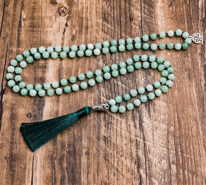 Boa sorte, Prosperidade, Energia Positiva, Jade Natural, Japamala de Pedra, Equilíbrio Interior, Talismã Pessoal, Saúde e Longevidade, Amor Próprio, Coragem, Beleza Espiritual, Prática Espiritual, Energia Calmante, Autenticidade da Jade, Conexão Espiritual, Bênçãos da Jade, Bem-Estar Físico, Significado Profundo, Japamala Único, Pedra Jade Vibrante