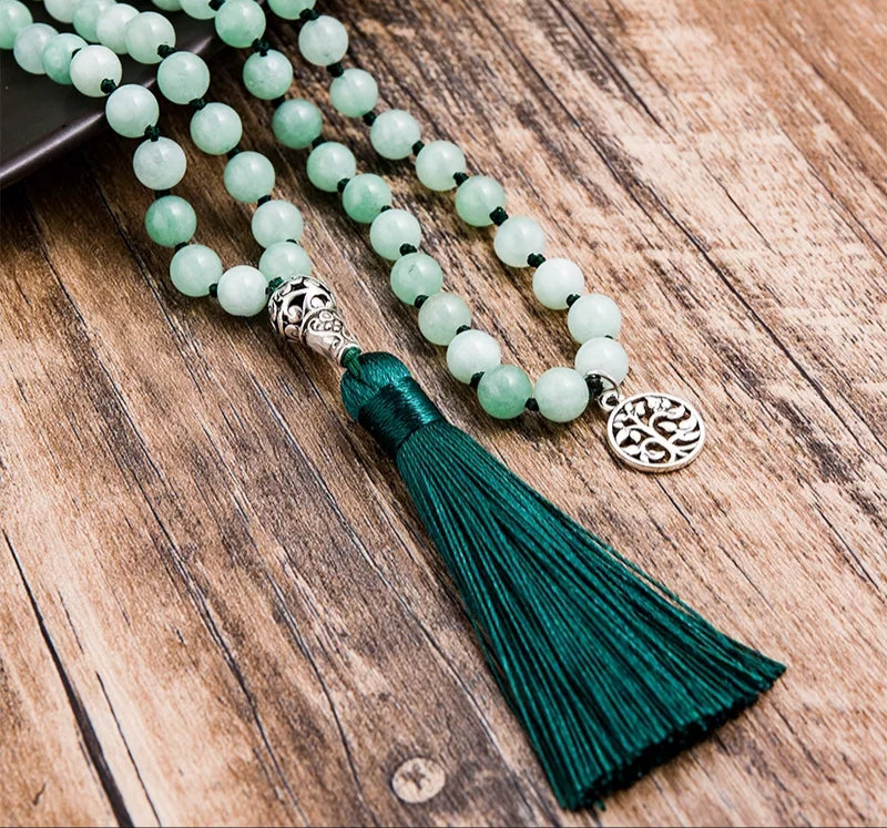 Boa sorte, Prosperidade, Energia Positiva, Jade Natural, Japamala de Pedra, Equilíbrio Interior, Talismã Pessoal, Saúde e Longevidade, Amor Próprio, Coragem, Beleza Espiritual, Prática Espiritual, Energia Calmante, Autenticidade da Jade, Conexão Espiritual, Bênçãos da Jade, Bem-Estar Físico, Significado Profundo, Japamala Único, Pedra Jade Vibrante