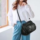  A moda boho é versátil e pode ser adaptada a diferentes ocasiões, desde looks casuais até eventos especiais. É uma forma de expressar um estilo de vida livre, descontraído e autêntico. A moda boho valoriza a individualidade e celebra a arte, a espiritualidade e a conexão com o mundo natural.