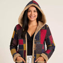 Casaco feminino de inverno boho com capuz, patchwork vintage e forro térmico, ideal para dias frios com estilo