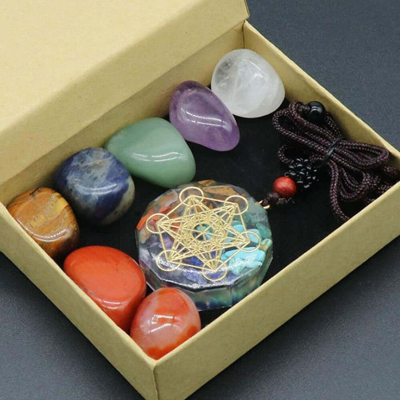 Kit Reiki, 7 Chakras, Colar Orgonite, Cubo de Metatron, Pedras Naturais, Equilíbrio Energético, Meditação, Espiritualidade, Energia Vital, Terapia de Chakras, Presente Espiritual, Equilíbrio Interior, Práticas Espirituais, Conexão Divina, Energia Renovada, Sete Pedras dos Chakras, Transformação Espiritual, Terapia Holística, Harmonia Interior, Feito à Mão.