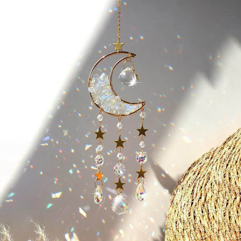 Apanhador de Sonhos, Cristal Lua, Adorno Celestial, Decoração Encantadora, Suncatcher Elegante, Brilho Lunar, Magia em Casa, Decoração com Cristal, Presente Exclusivo, Ilumine Seus Espaços, Lua e Cristal, Toque de Elegância, Charme Celestial, Atmosfera Mágica, Presente Especial, Decoração Sofisticada, Beleza Lunar, Símbolo de Tranquilidade, Estilo e Magia, Detalhes que Brilham.