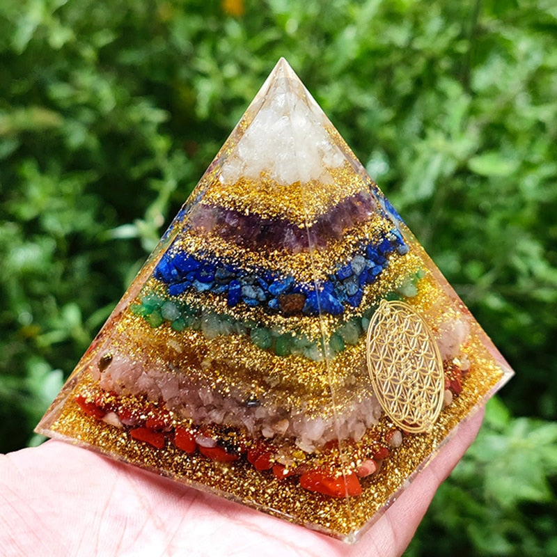 Pirâmide Orgonite - Aura Divina 7 Chakras