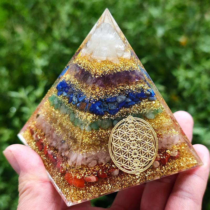 Pirâmide Orgonite - Aura Divina 7 Chakras